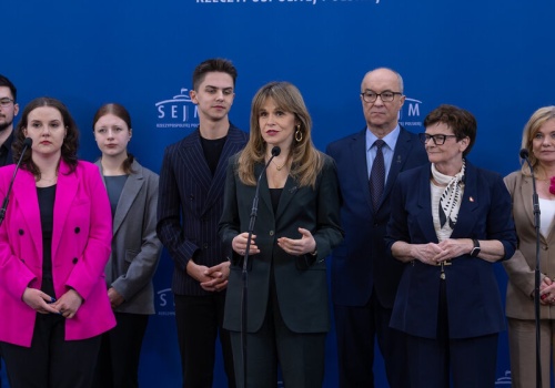 Dwa sondaże partyjne. Mocna zmiana ws. jednego ugrupowania