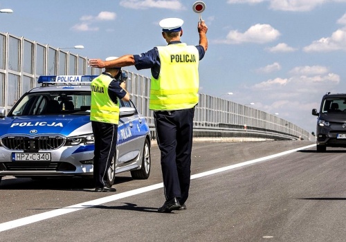 Tysiące policjantów ruszyło na drogi. Posypią się prawa jazdy