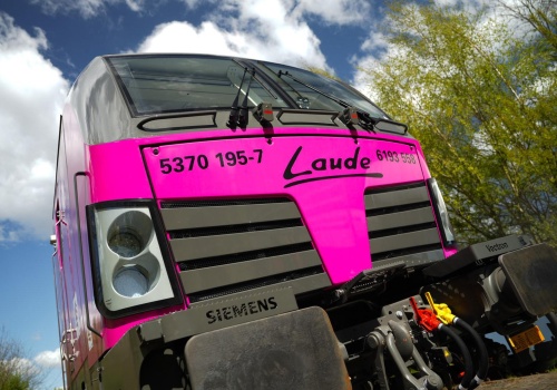 Laude ma dwa nowe Vectrony