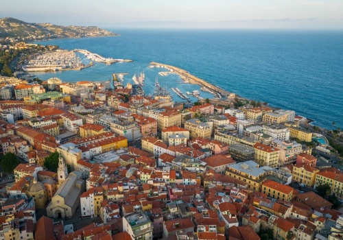 Liguryjskie wybrzeże – włoska kraina zawieszona między niebem a morzem