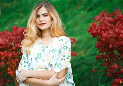 Elegancki biustonosz pod sukienkę. Jaki wybrać?