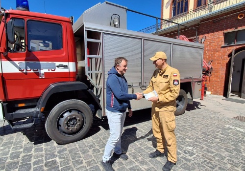 Strażacy z OSP Różyniec otrzymali używany samochód ratownictwa technicznego