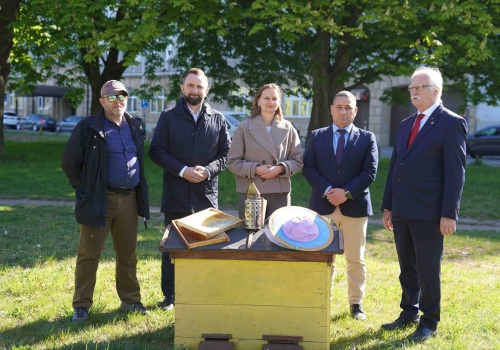 Milion złotych na wsparcie dolnośląskich pszczelarzy