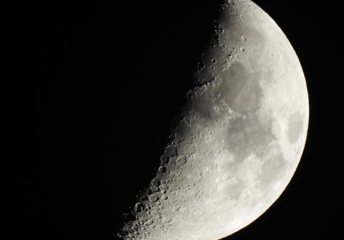 Za 4 miesiące rakieta SpaceX rozbije się o Księżyc z ogromną prędkością