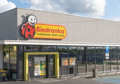Biedronka pilnie informuje klientów. 