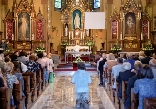 Czy trzeba iść do kościoła w piątek? Wytyczne dla katolików na 1 i 3 maja