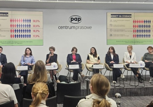 Raport  „Kobiety na politechnikach 2026”. Najwyższy wskaźnik „feminizacji” ma pedagogika przedszkolna i wczesnoszkolna