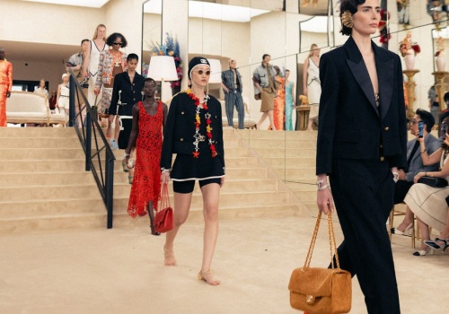 Chanel pokazało sandały, które wyglądają… jakby ich nie było. Ten trend podzielił internet