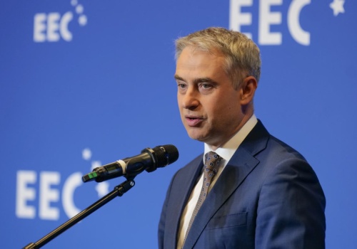 Nadchodzi bój o ekspertów? Ministerstwo Cyfryzacji ujawniło plan