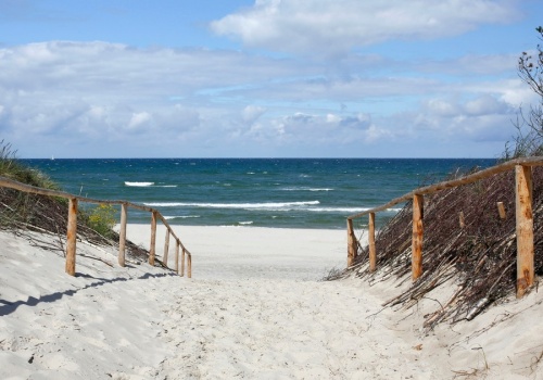 Masz dość tłumów? Oto pięć mniej znanych miejsc, które warto odwiedzić w majówkę