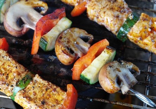 Najlepsze warzywa do grillowania. Znikają z talerzy w mgnieniu oka