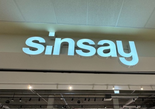 Te spodnie mają w składzie tylko len i wiskozę - są lekkie jak mgiełka, a cena śmieszna