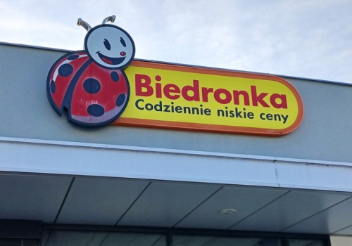 Kaucja w Biedronce na innych zasadach. Klient ma dwa dni