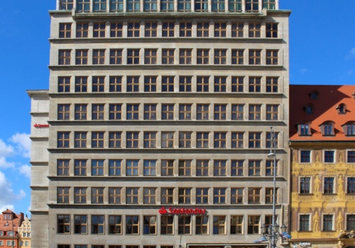 Zamiast okienek bankowych, pokoje hotelowe. Spektakularna metamorfoza gmachu w sercu Wrocławia