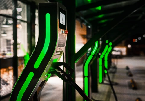 Majówka 2026: Porównanie promocji na ładowanie u sześciu operatorów w Polsce