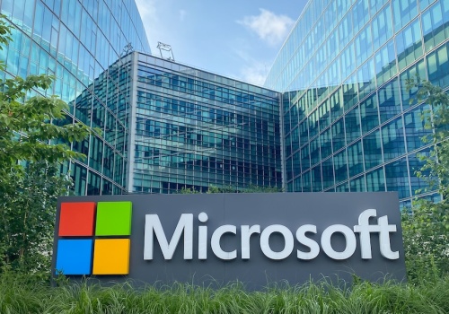 Microsoft podnosi wydatki na sztuczną inteligencję o 25 miliardów dolarów