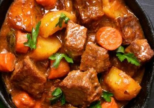 To idealne mięso na gulasz. Nie trzeba go gotować godzinami, aby rozpływało się w ustach