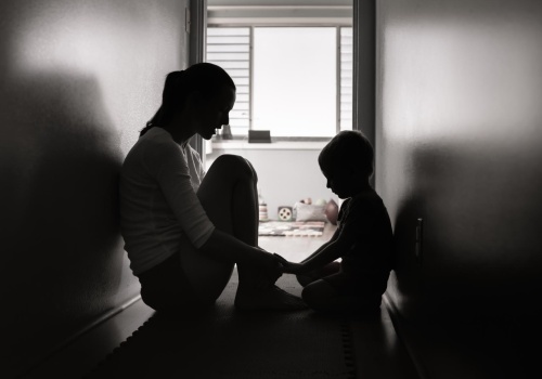 Dorastałaś w hałasie i napięciu? Te 8 cech możesz nosić w sobie do dziś