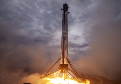 Fragment rakiety Falcon 9 uderzy w Księżyc. Zbliża się kolizja z prędkością hipersoniczną