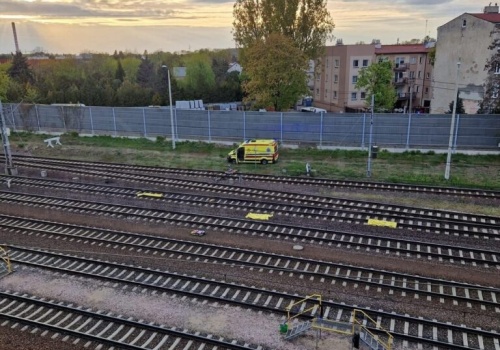 Śmiertelne potrącenie na torach. Nie żyje mężczyzna który wtargnął pod pociąg
