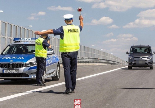 Wielka akcja policji w całym kraju. Kontrole i zakazy ruchu