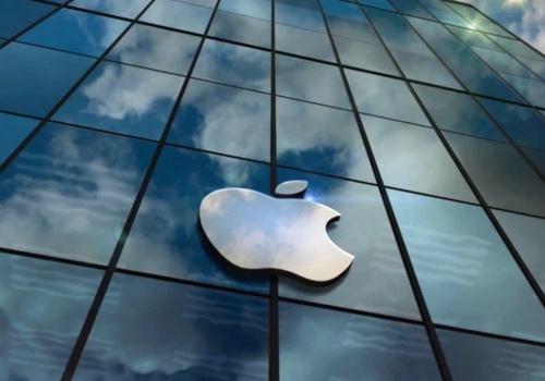 Apple bije rekordy, iPhone 17 znika z półek, a Tim Cook żegna się z rozmachem