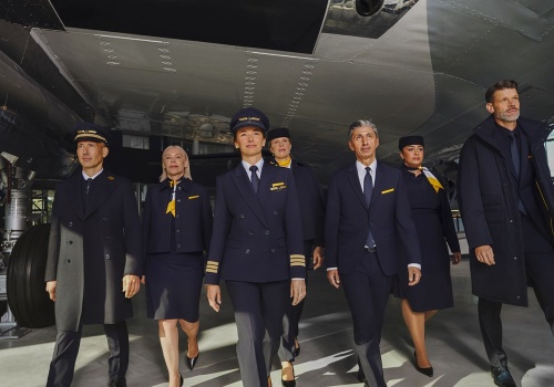 Lufthansa: Nowe mundury od BOSS na 100-lecie linii (zdjęcia)