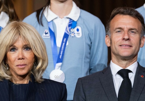Brigitte Macron znów pokazała klasą. Jej nogi przyciągają uwagę