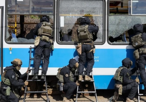 A gdyby bandyci przejęli tramwaj i wzięli zakładników? Policja sprawdzała, jak sobie poradzi