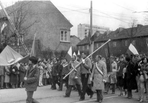 1 maja kiedyś i dziś. Jak zmieniały się obchody Święta Pracy?