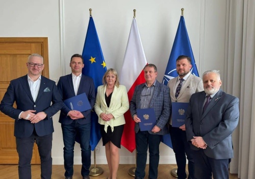 Trzech lekarzy z ważnymi funkcjami. Wojewoda wręczył powołania