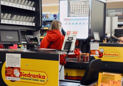 Te Biedronki czynne w majówkę. W nich zakupy od świtu do 23:30