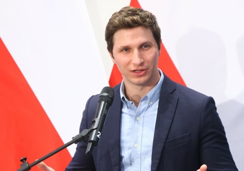 ICEYE stawia na obronność. Chce budować dwa satelity tygodniowo