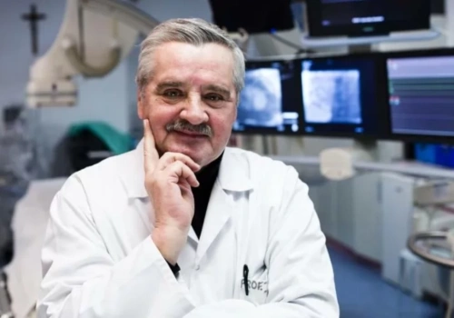 Prof. Jacek Dubiel doktorem honoris causa UJK w Kielcach. Wybitny kardiolog uhonorowany