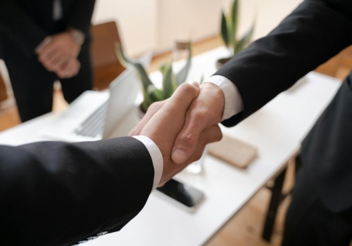 Koniec z urzędniczym „bizancjum”? Nowy rejestr pokaże każdą umowę za publiczne pieniądze
