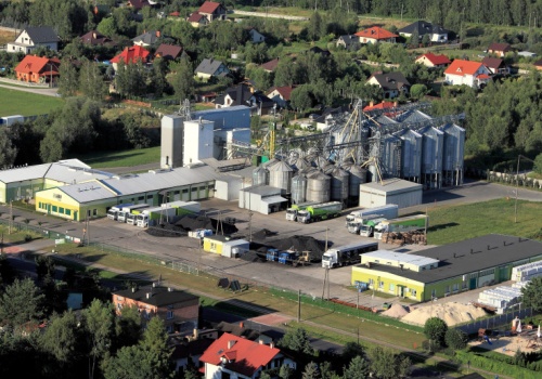 Plany gminy zagrażają wytwórni pasz Agro-Kocięba w Czarnocinie. Jest petycja w obronie firmy