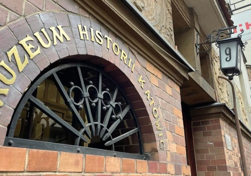 Muzeum Historii Katowic zaprasza z bogatym programem na maj. Wernisaże wystaw, Noc Muzeów i spotkania