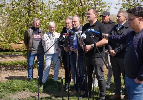 Przymrozki w Polsce. Minister rolnictwa: W niektórych gospodarstwach nawet stuprocentowe straty