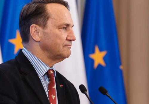 Trump podniesie cła. Sikorski: To nie jest dobra wiadomość