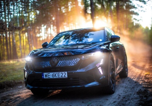 Nowy Renault Rafale E-Tech 4×4 300 KM Atelier Alpine 2026 – gdyby miał znaczek BMW lub Audi, chwalono by go pod niebiosa