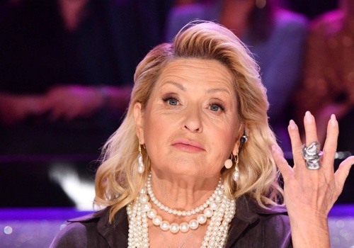 Nawet niektórzy fani nie mają pojęcia, jak wygląda córka Ewy Kasprzyk. Przeszła nieprawdopodobną metamorfozę. Robi wrażenie!