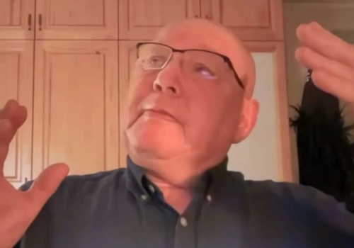 Blady jak ściana wizjoner Jackowski już wie, co będzie na maturze z polskiego. Zobaczył arkusz?