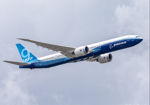 B777X kosztuje już 15 mld dolarów. Debiut w 2027 roku