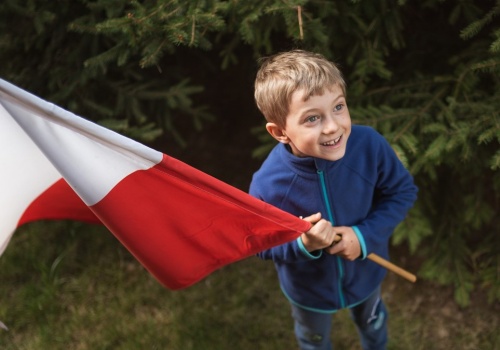 Biało-czerwona opowieść. Co kryje się za kolorami polskiej flagi?