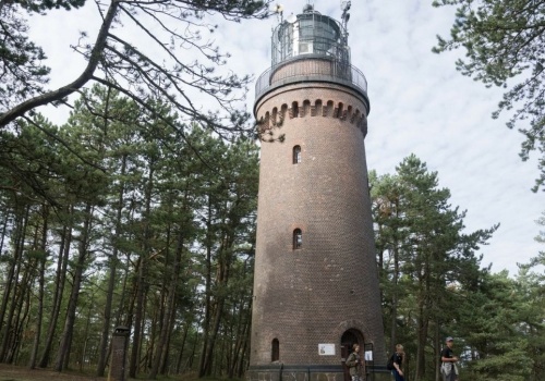 Czołpino – latarnia morska na wydmie. Przewodnik turystyczny po atrakcji