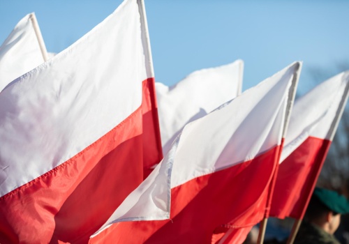 Jak obchodzić się z symbolem Rzeczypospolitej? Dzień Flagi okiem historyka