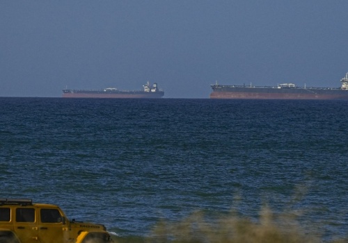 USA blokują irańskie porty. Iran traci miliardy dolarów na sprzedaży ropy