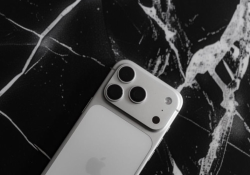 iPhone'y z serii Pro doczekają się wielkich zmian z okazji 20-lecia urządzeń na rynku. Co o nich wiadomo?