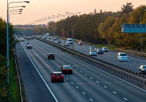 150 km/h stanie się nowym standardem? Europa luzuje limity prędkości na autostradach