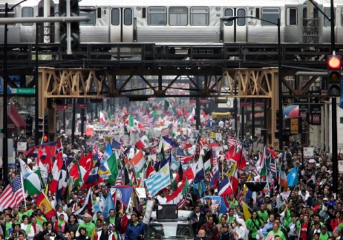 Tłumy na majowym proteście w Chicago. Domagano się nie tylko obrony praw pracowników, ale wyrażano sprzeciw wobec działań prezydenta USA